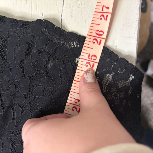 Torrid Peplum Lace Puff Sleeve Top Plus Size 1X Black Sweetheart Neckline - Picture 4 of 7